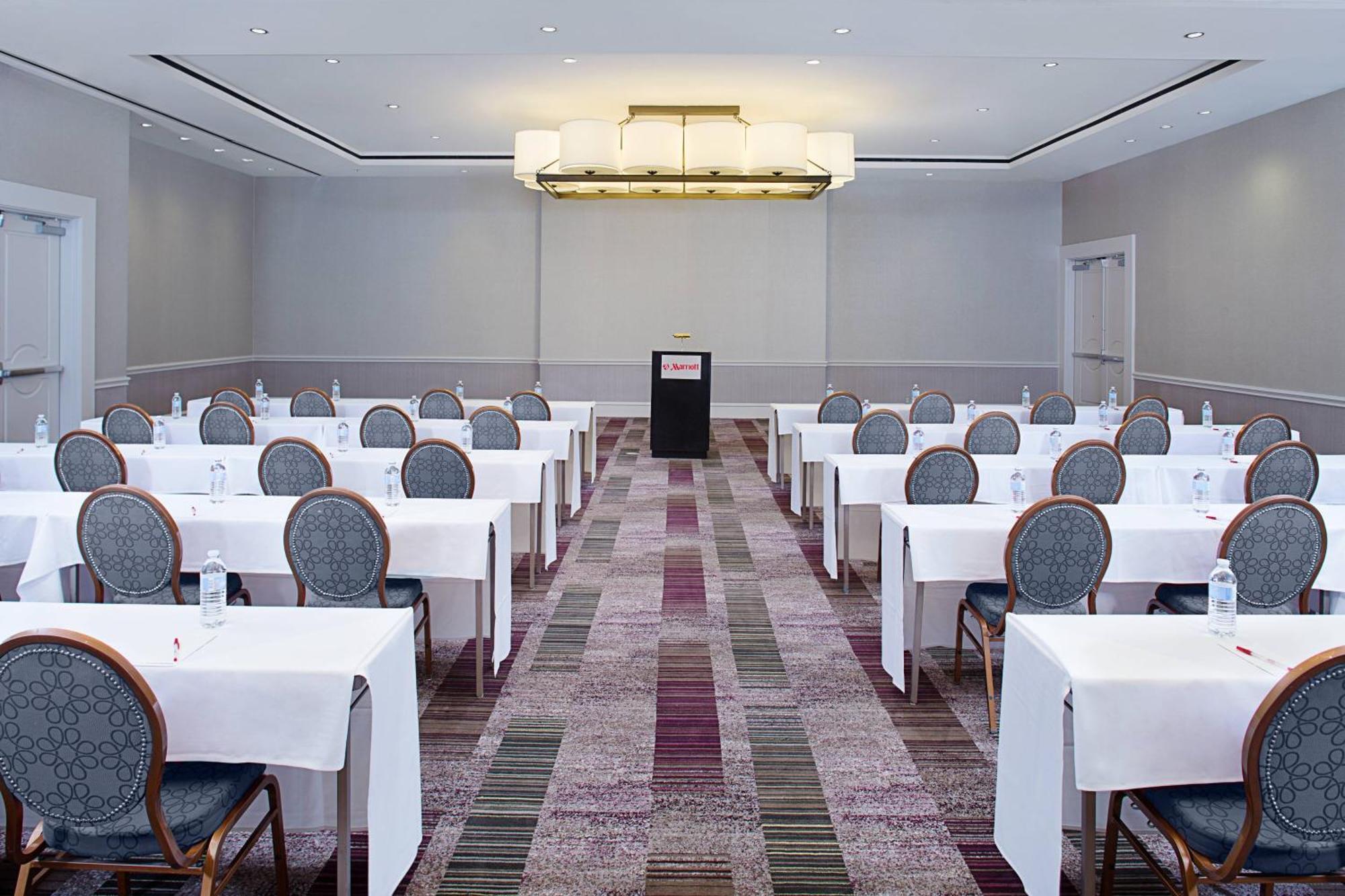Pleasanton Marriott Hotel Exterior photo